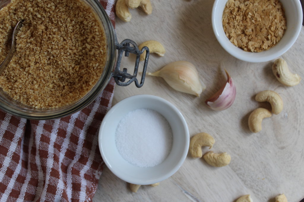 veganer Parmesan viele kleine dinge