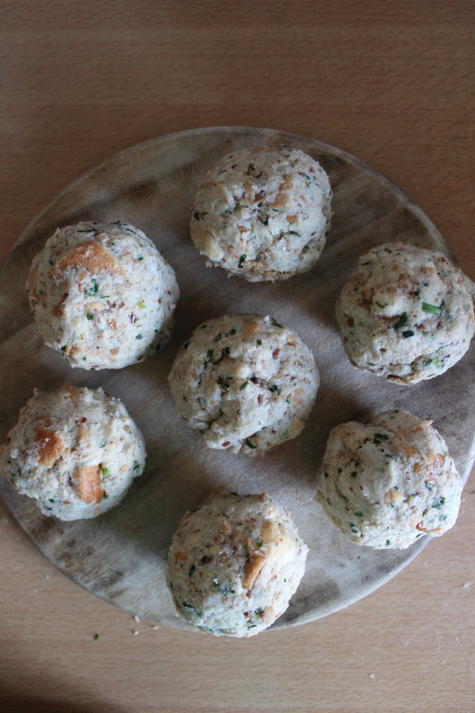 Zubereitung vegane Semmelknödel