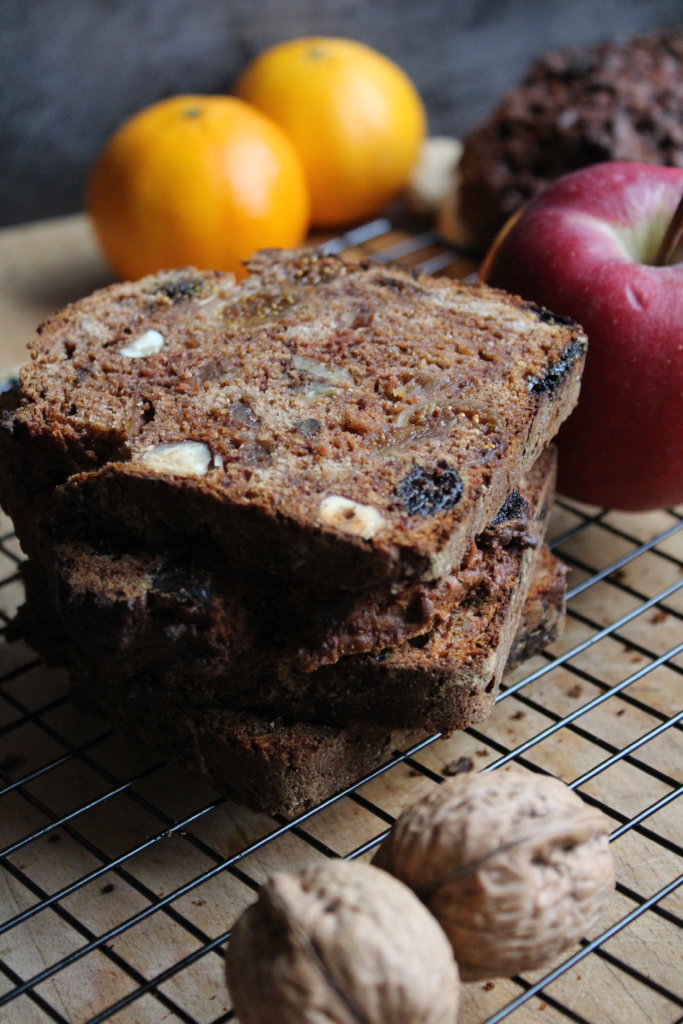 leckeres saftiges veganes Früchtebrot viele kleine dinge