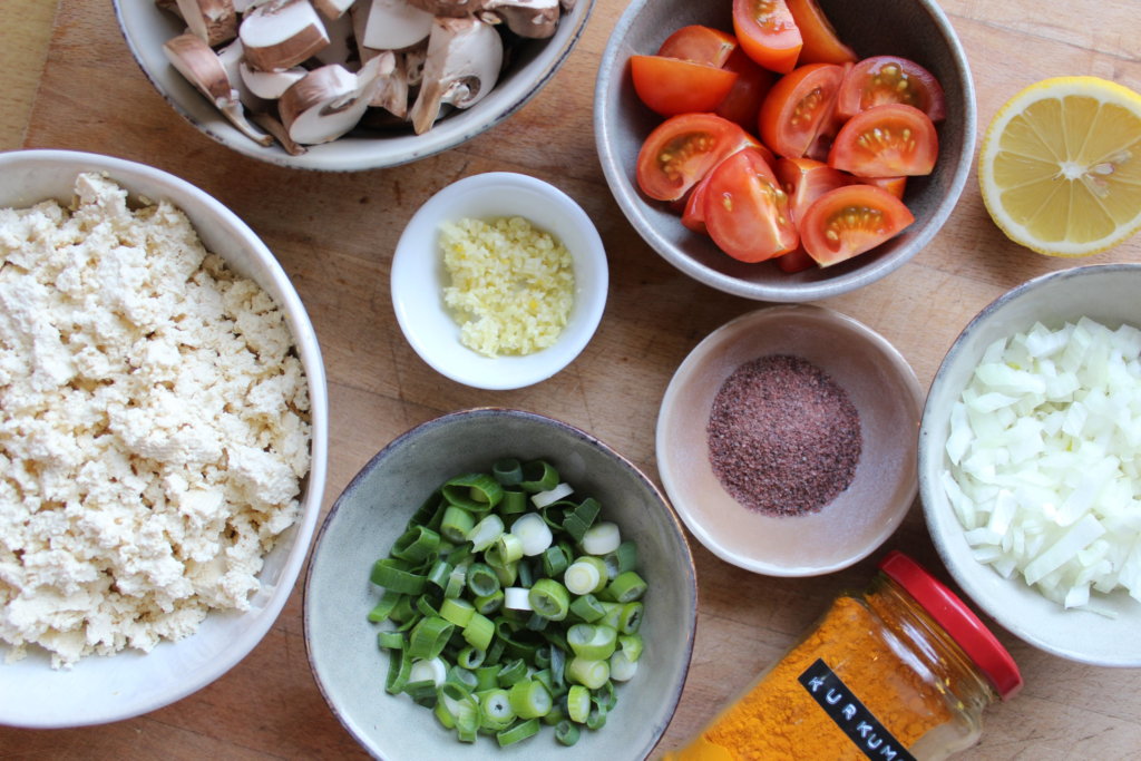 Zutaten veganes Tofu Rührei viele kleine dinge