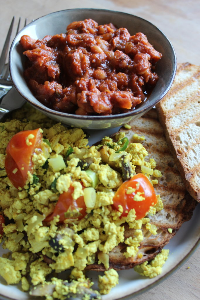 Tofu Rührei und Baked Beans viele kleine dinge