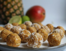 Tropische Energyballs mit Mango und Ananas viele kleine dinge