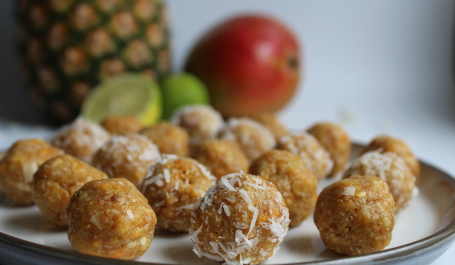 Tropische Energyballs mit Mango und Ananas viele kleine dinge